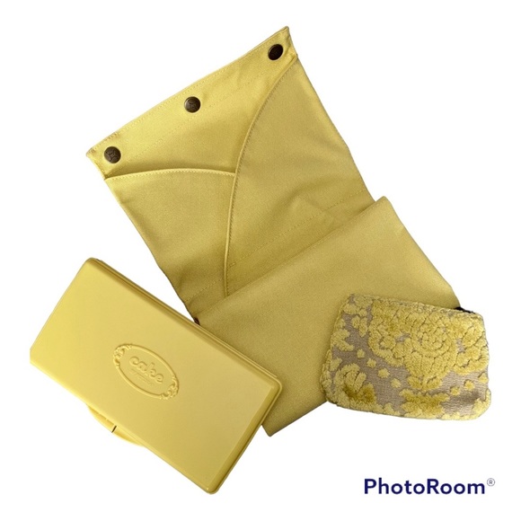 Petunia Pickle Bottom Clutch - Picture 2 of 5